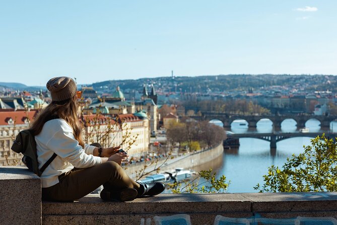2-Day Prague Tour from Vienna with private Transfers and Lunches - Lunch and free time in Prague Old Town
