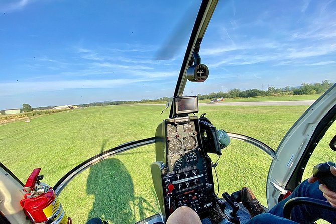 20 Minutes Helicopter Tour for 2 - Setting out from Senningerstraße 59 in Stockerau