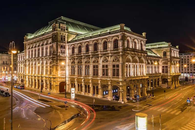 3 hour private tour in Vienna by private car - The Hofburg, Heldenplatz, and Vienna’s grand civic buildings