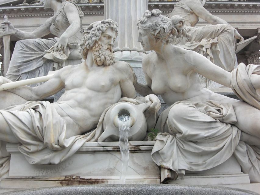 An Introduction to Vienna Walking Tour - Kohlmarkt, Graben, and a reminder of the plague