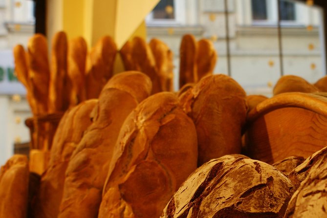 Best of Food Tour Vienna - A famous quick-snack stop in Vienna’s center