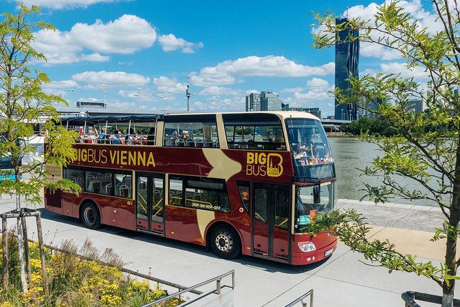 Big Bus Vienna Hop-On Hop-Off Sightseeing Tour - How traffic changes the experience
