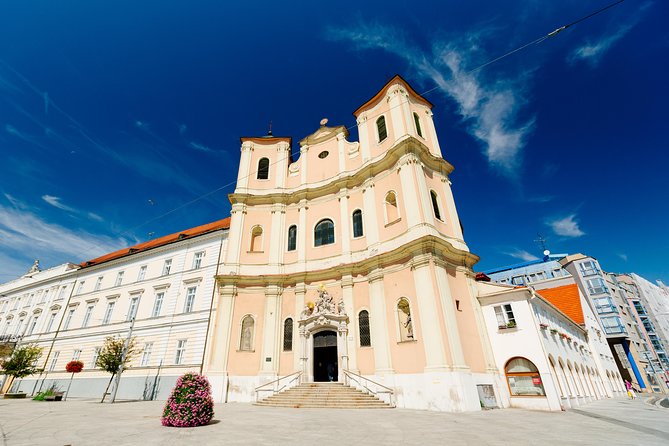 Bratislava Day Trip from Vienna With Catamaran Cruise on Danube - Palaces, fountains, and the Slovak National Theatre
