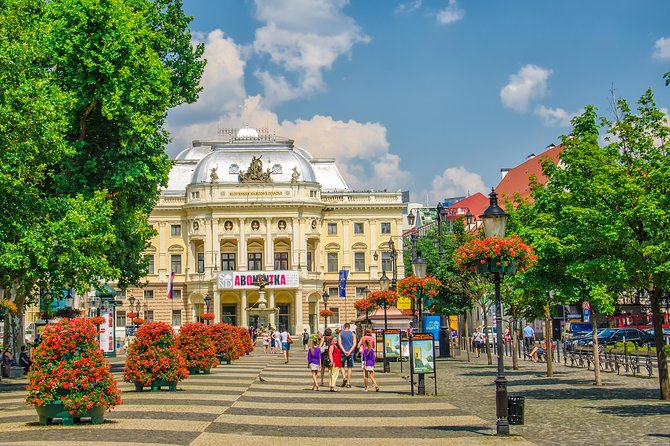 Bratislava From Vienna By Bus With Coffee & Cake - Coffee and Cake in a Local Café