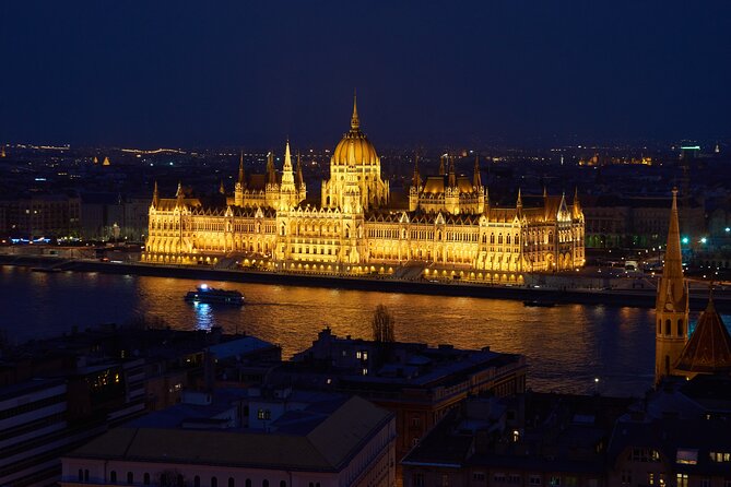 Budapest Small-Group Day Trip from Vienna with Local Guide - The early pickup and Hungarian countryside
