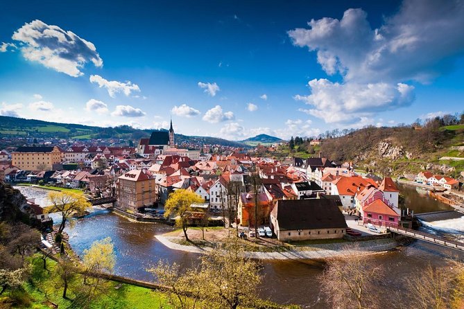 Cesky Krumlov Small-Group Day Trip from Vienna - The 6:45 am pickup and small van