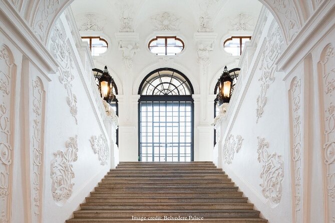 Christmas at Belvedere: 3hr Private Tour of Upper Palace & Market - What $250 Per Person Buys You