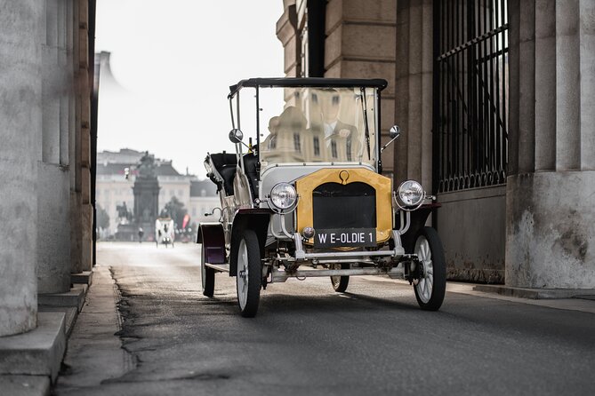 City Sightseeing Tour in an Electro Vintage Car (up to 5 people) - Why the 90-minute option is more useful