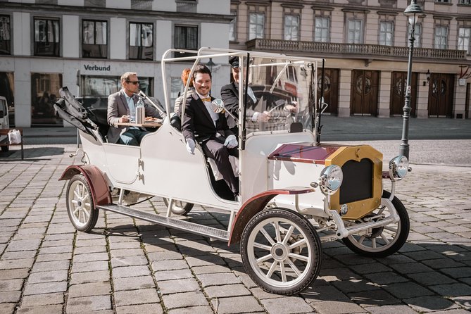 City Sightseeing Tour in an Electro Vintage Car (up to 5 people) - What the 40-minute ride gives you