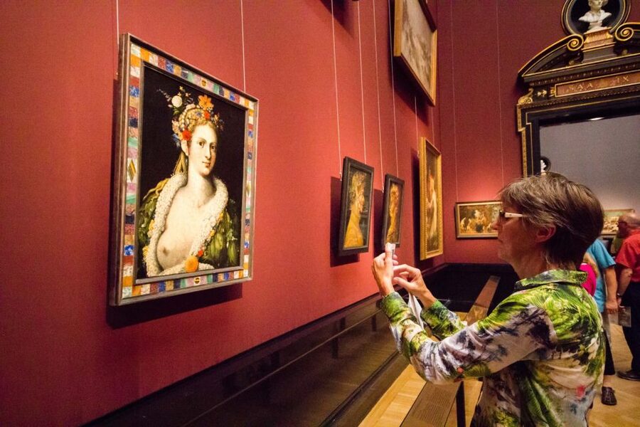 Combo Ticket: Kunsthistorisches Museum & Imperial Treasury - Meet the crowns at the Imperial Treasury