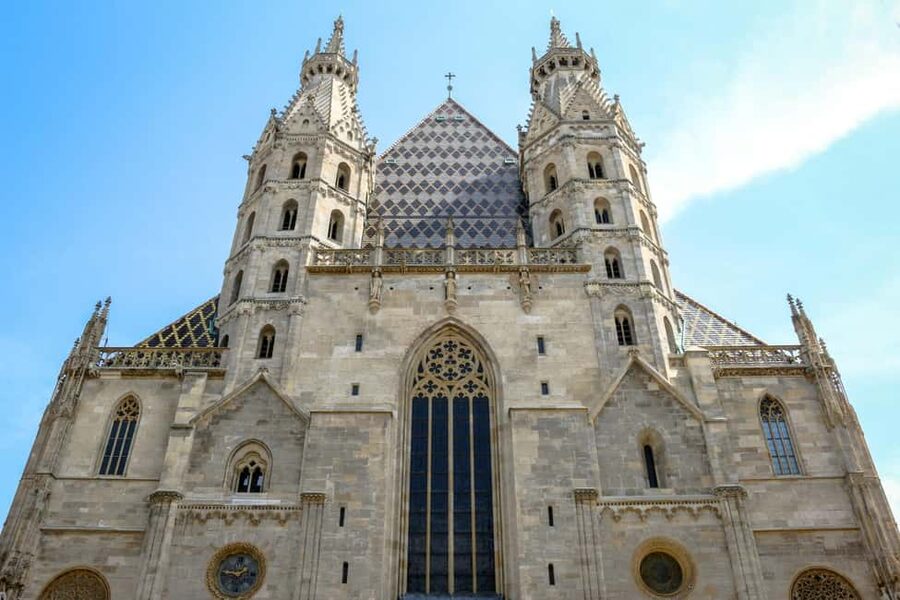 Discover 10 Things To Do in Vienna - Ultimate Walking Tour - What the guide adds to the walk