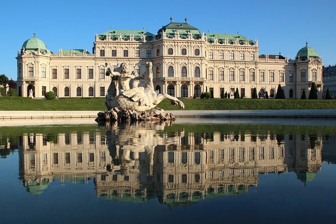 Exciting history tour and discovery of Vienna's secrets - Spanish Riding School and the Lipizzaner stables