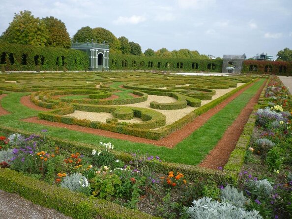 Exclusive Evening at Schönbrunn Palace: After-Hours Audiotour, Dinner, Concert - Key points before you book