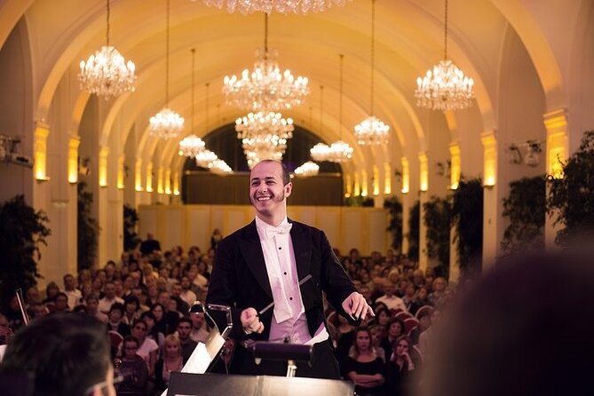 Exclusive Evening at Schönbrunn Palace: After-Hours Audiotour, Dinner, Concert - Finding the entrance without losing the evening