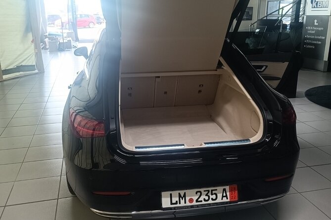 Exclusive green transfer - Luggage, space, and comfort