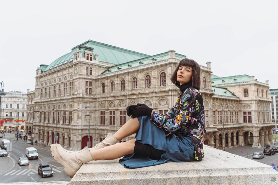 Exclusive Vienna Photography Session and City tour - Timing, languages, and access