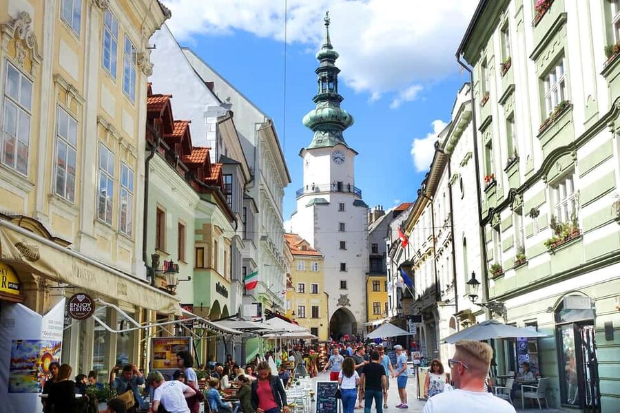 From Vienna: Bratislava City Tour with Food Options - Coffee and cake, lunch, or Slovak beer