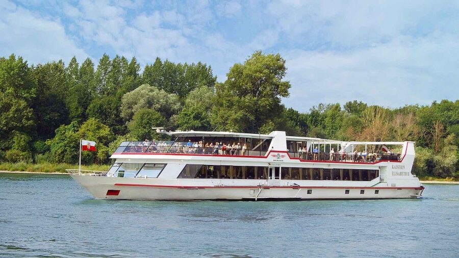 From Vienna: Dürnstein and Wachau Cruise - Breakfast, lunch, and dinner on the MS Kaiserin Elisabeth II