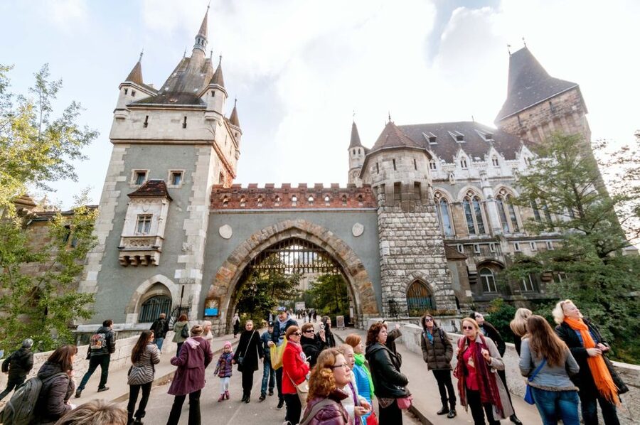 From Vienna: Guided Day Trip to Budapest - Budapest from the coach