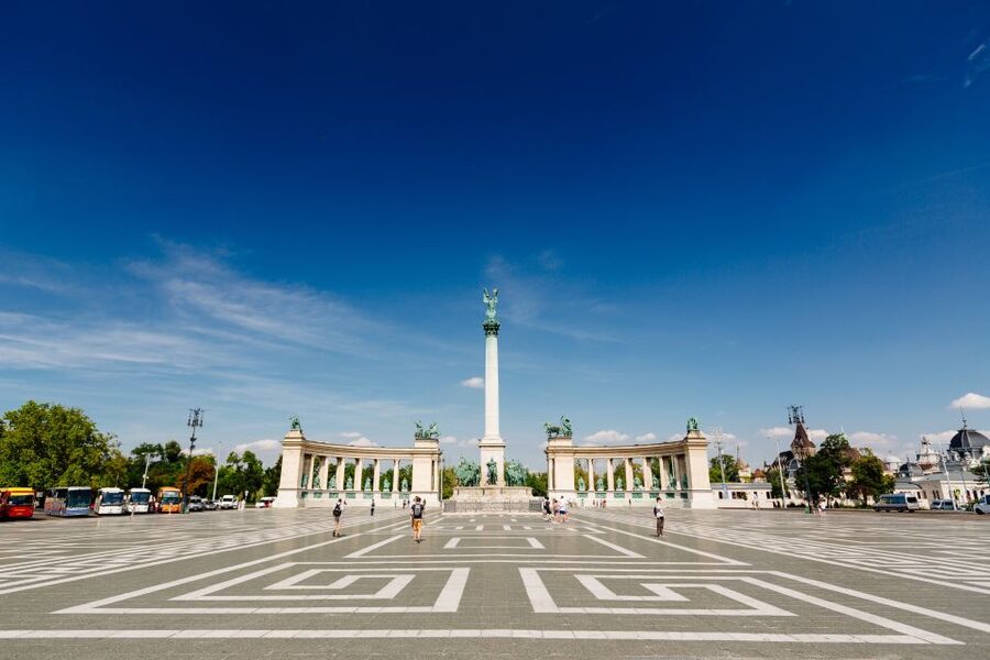 From Vienna: Guided Day Trip to Budapest - Making the most of 3.5 hours alone