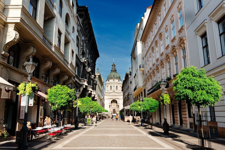 From Vienna: Guided Day Trip to Budapest - What the $163 price includes