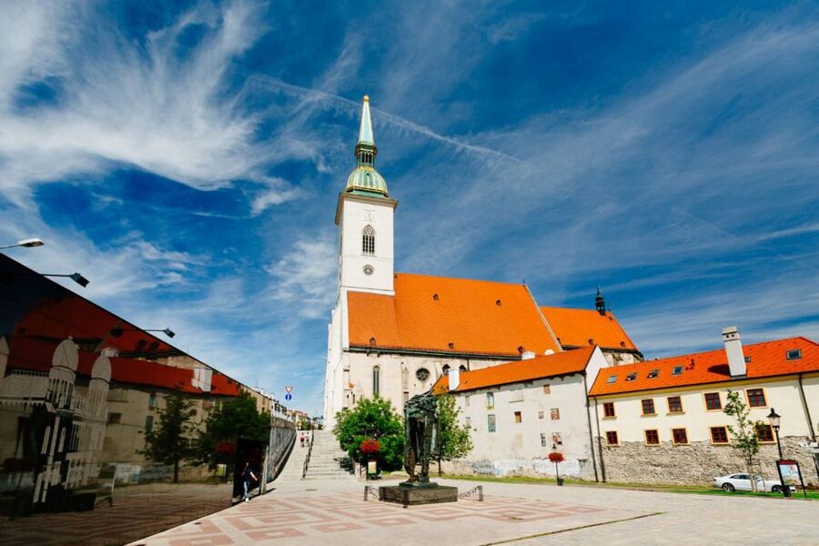 From Vienna: Guided Tour to Bratislava with Speed Boat Ride - Who gets the best value from this trip