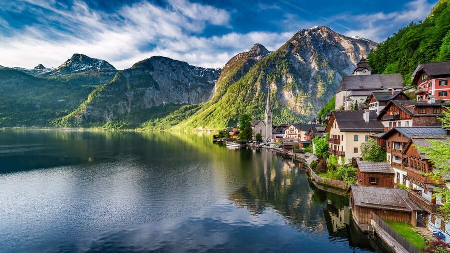 From Vienna: private day trip to Hallstatt and Salzburg - The driver question deserves attention