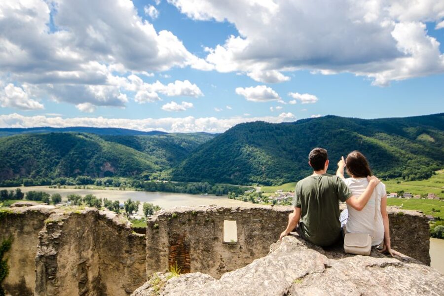From Vienna: Wachau Valley Day Tour with Wine Tasting - Cruising from Spitz to Melk in summer