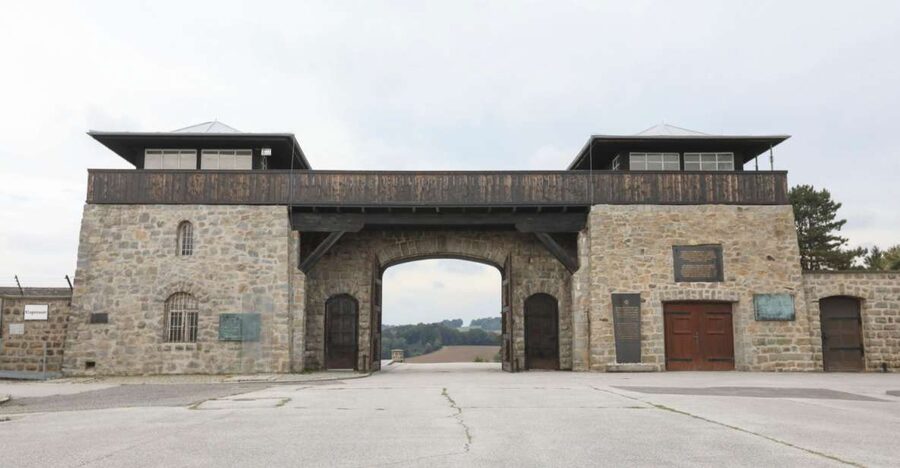 Full-Day Private Trip from Vienna to Mauthausen Memorial - Two hours from Vienna to Mauthausen