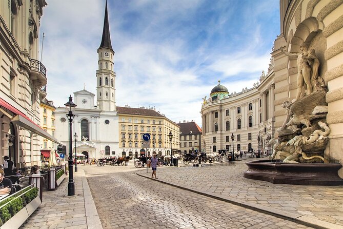 Gems of Vienna-Tour - Starting beneath Saint Stephen’s Cathedral
