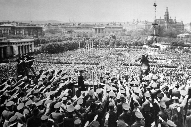 Historical Hitler Walking Tour of Vienna - Hitler’s rejected application to art school