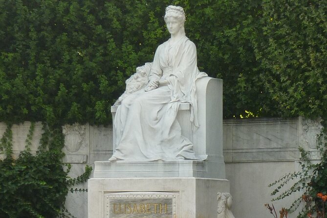Introducing Vienna Walking Tour: The Capital of the Habsburgs - Albert and Maria Christina’s residence and the Albertina