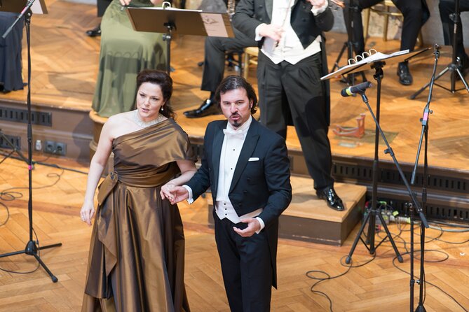 Konzerte der Wiener Royal Orchester - Is this a serious classical concert?