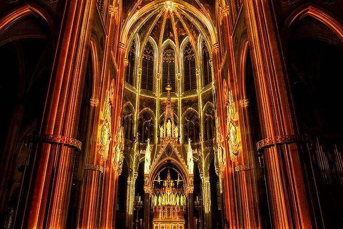 Light of Creation Votive Church - Votive Church turns into a cosmic theater