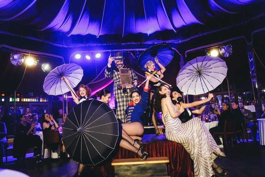 Mirage Vienna: Burlesque Spectacular – Dinner Show - How the three-act dinner format works