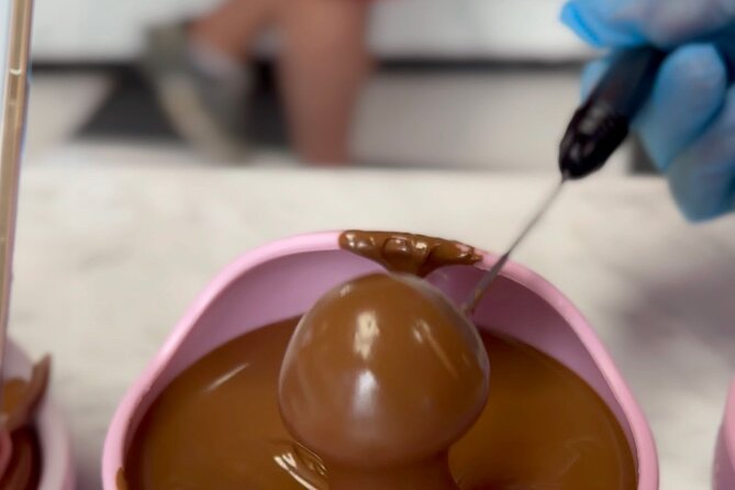 Mozart Kugel Workshop in Chocolate Museum Vienna "BO-YO" - Who will enjoy this chocolate class most