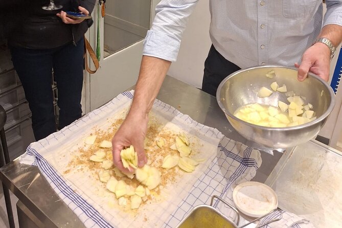 Nabiel's Vienna Cooking Class - Nabiel’s teaching style and the social side