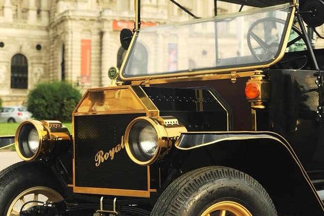 ( Night Tour ) With Private Guide + wine or prosecco - Vienna After Dark in an Electric Old-Timer