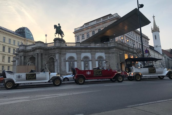 Oldtimer Tour Vienna Gold Tour - Hofburg Palace and the Spanish Riding School