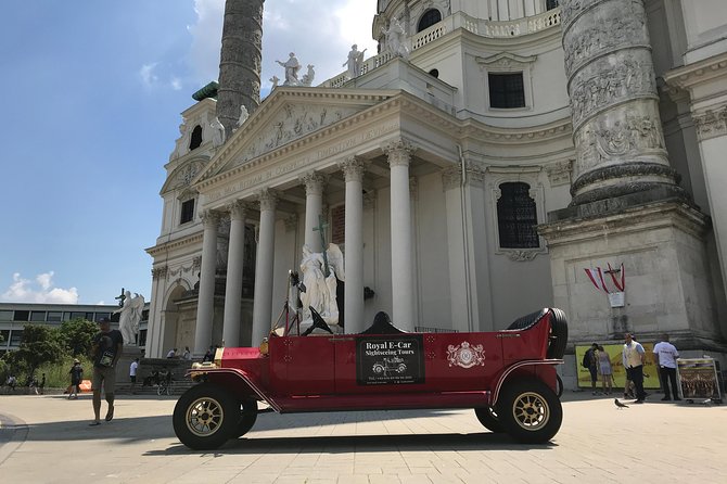 Oldtimer Tour Vienna Gold Tour - The State Opera sets the tone