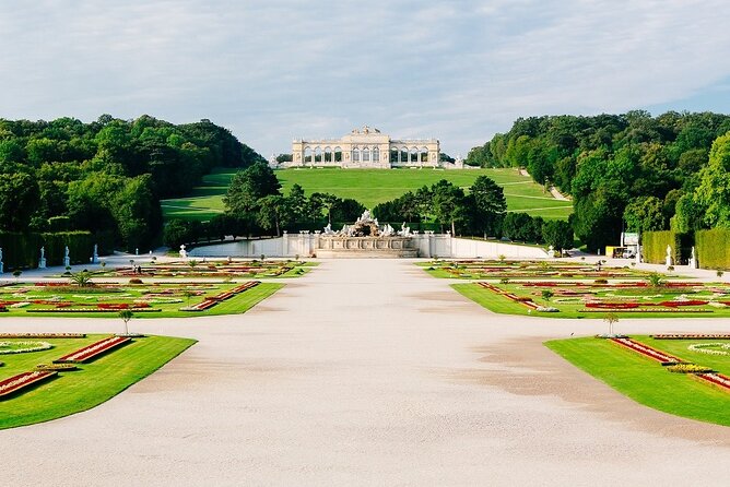 Panoramabahn Schoenbrunn - Meidling Gate and the full park picture