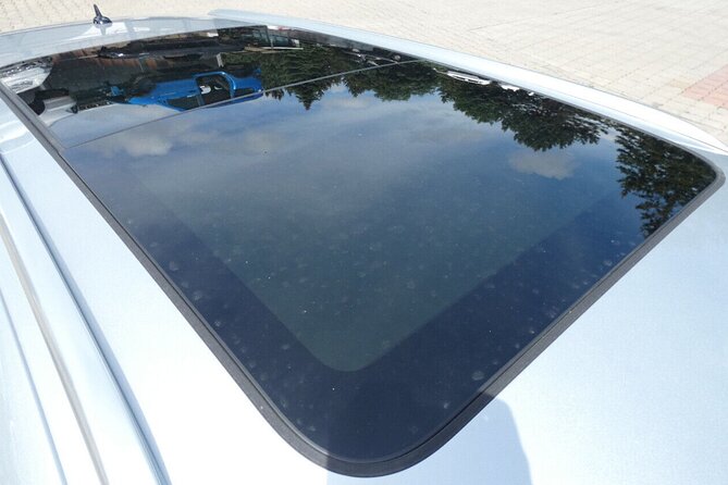 Private Airport and City Transfer in Panoramic Roof Station Wagon - A calm landing in Vienna