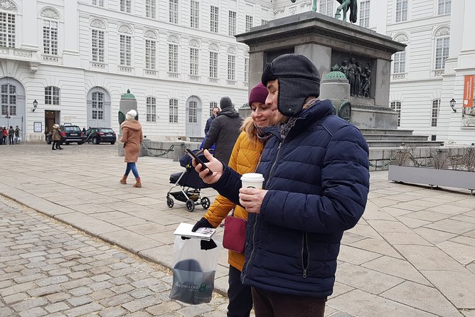 Private City Discovery walk - Historical Treasure hunt - Price, group size, and overall value