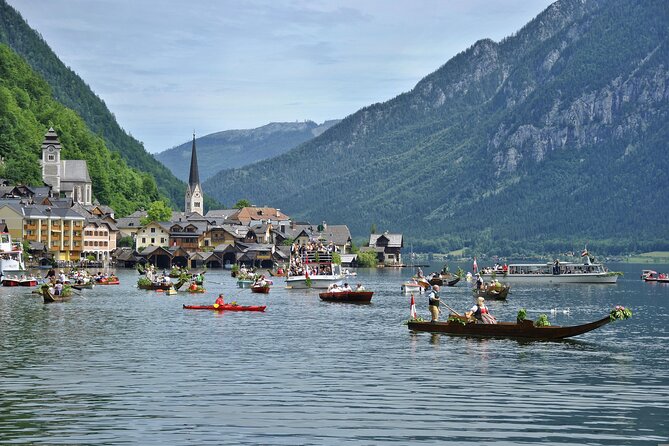 Private Day Tour of Hallstatt and Salzburg from Vienna - Traunsee: a ten-minute mountain-lake pause