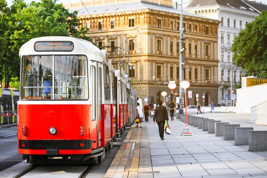 Private day trip from Budapest to Vienna and back - Hofburg, Opera, and the Ringstrasse