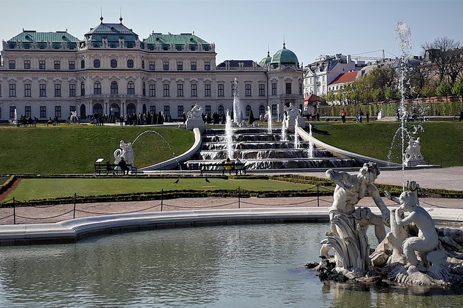 Private Klimt & Vienna Art Walk — From Baroque to Secession - Schwarzenbergplatz and Vienna’s imperial scale