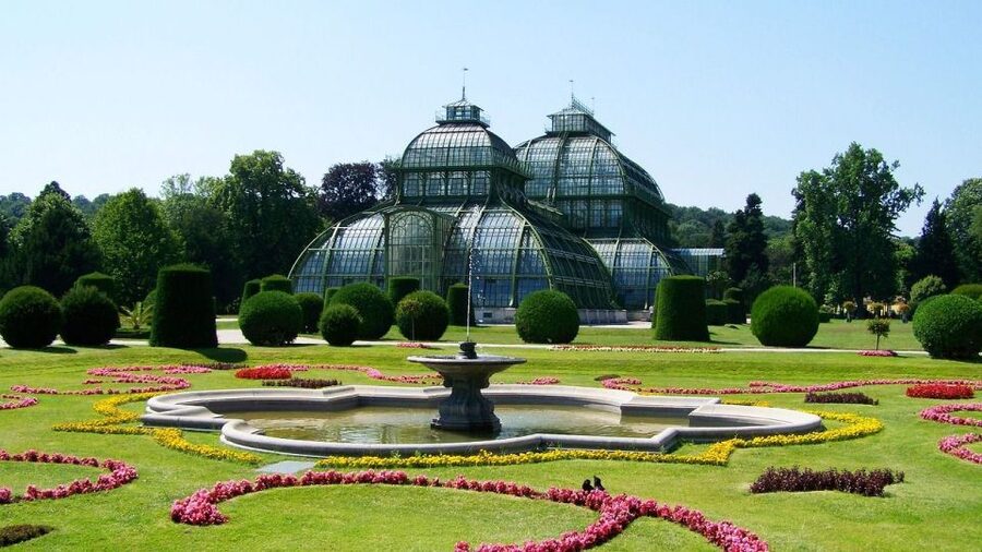 Private Schönbrunn Palace Tour: Entrance included - The palace rooms: ceremony, family, and power