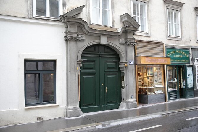 Private Spooky Vienna Ghost Tour - The Plague Column and Vienna’s fear of disease