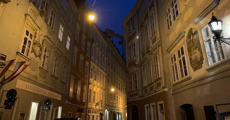 Private Spooky Vienna Tour - The imperial palace and the city’s polished face