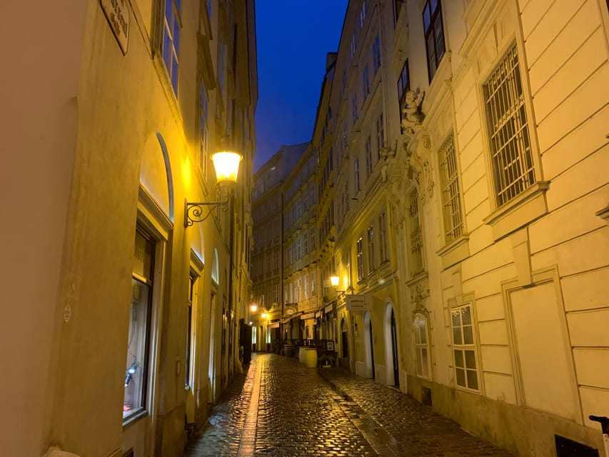 Private Spooky Vienna Tour - From Helmut-Zilk-Platz into the historic center